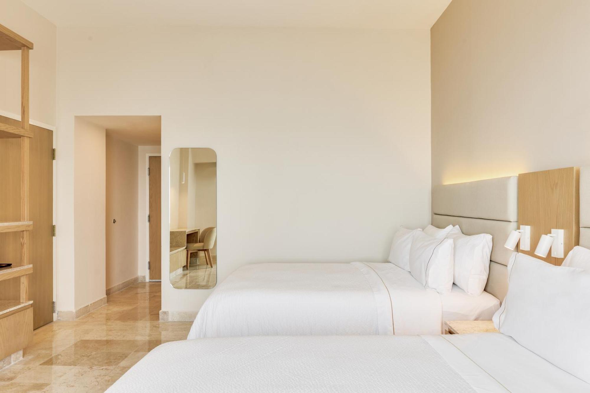 Luxury Room Plus, Ocean Front, 2 Double